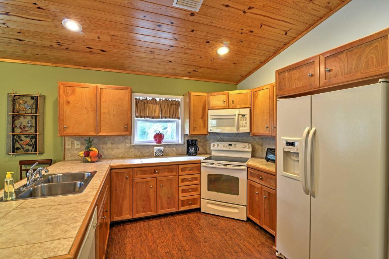 Crystal River Cottage On 1 Acre With Deck And Porch! Yankeetown 외부 사진