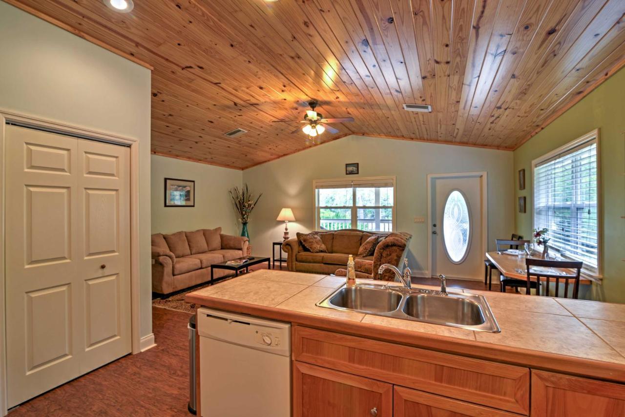 Crystal River Cottage On 1 Acre With Deck And Porch! Yankeetown 외부 사진